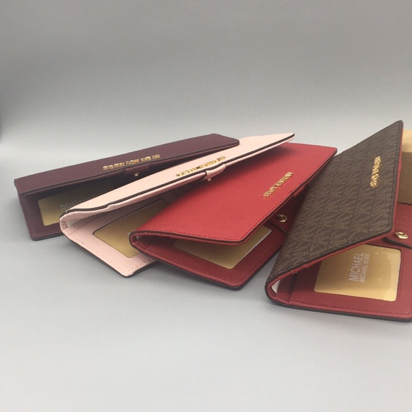 Michael Kors Jet Set Travel Md Flt Slm Bfld Wallet - Picture 7 of 8